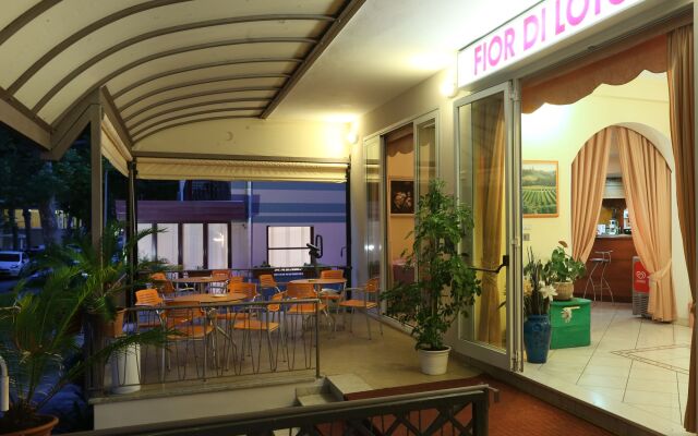 Hotel Fior di Loto вид на фасад