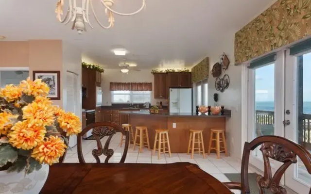Miracle Eight by Vacation Rental Pros
