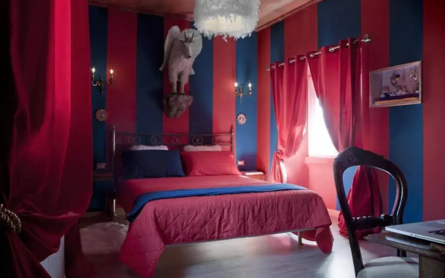 hotelImage