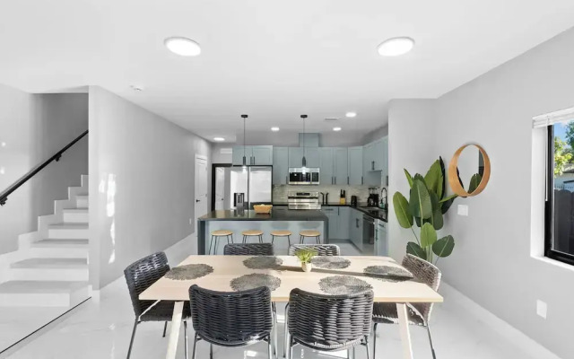 Spacious 4-BR House for Your Comfort
