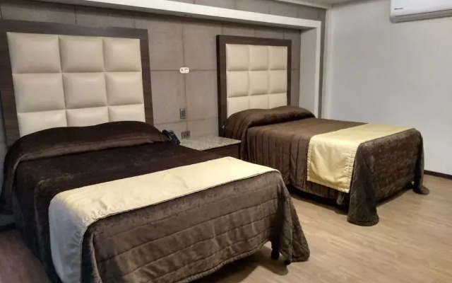 Hotel Jimenez Plaza