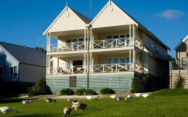 Lakeside Suites 1