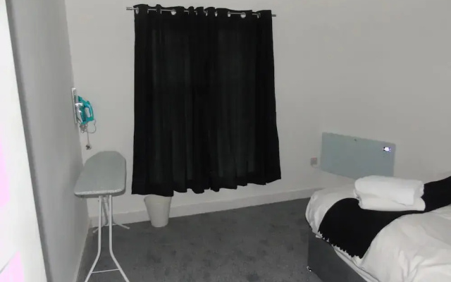 Captivating 1-bedroom Apartment in Bolton