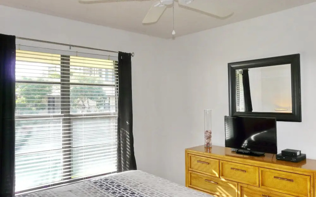 Inviting Condo With Pool Just a Steps From the Beach
