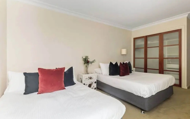 Stylish & Cozy 4BR Retreat With Free Parking