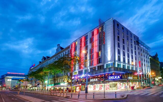 Отель IntercityHotel Wien вид на фасад