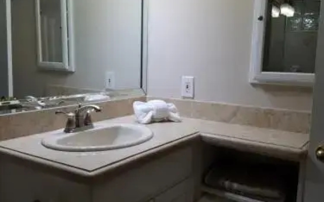House 3 Min From Beach