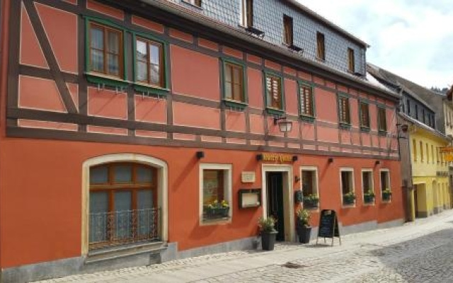 Gasthaus & Hotel Zum Roten Haus