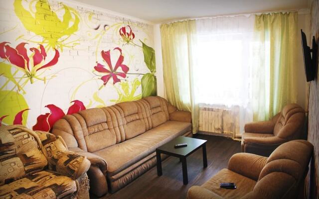 Апартаменты Dobrye Sutki Apartment on Mukhacheva 250 Бийск комната для гостей