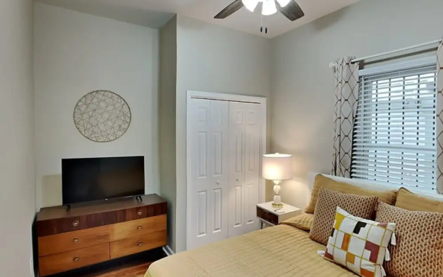 Barnard Row House by Tybee Vacation Rentals