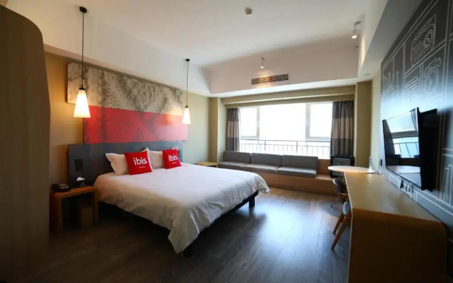 ibis Weihai Oriental New Ground Hotel
