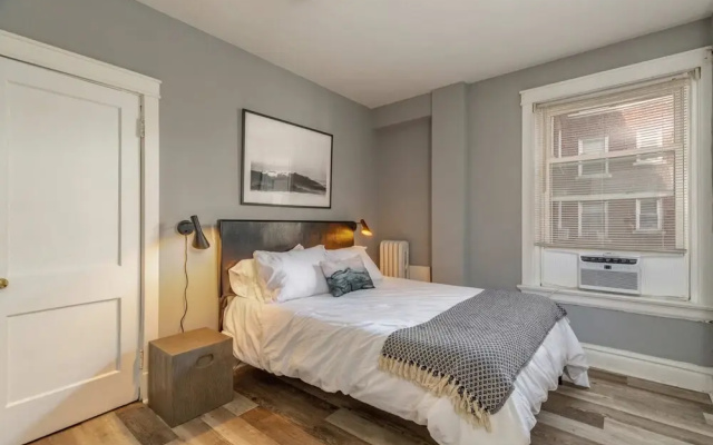 Cozy CWE Apts near BJC by Zencity
