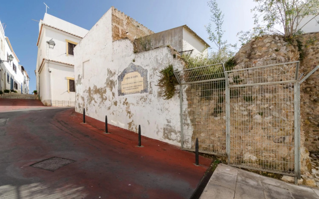 Albufeira Oldtown 330ft Beach Private garage AC Wifi