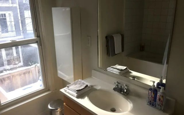 Beautiful Two Level House in Yorkville