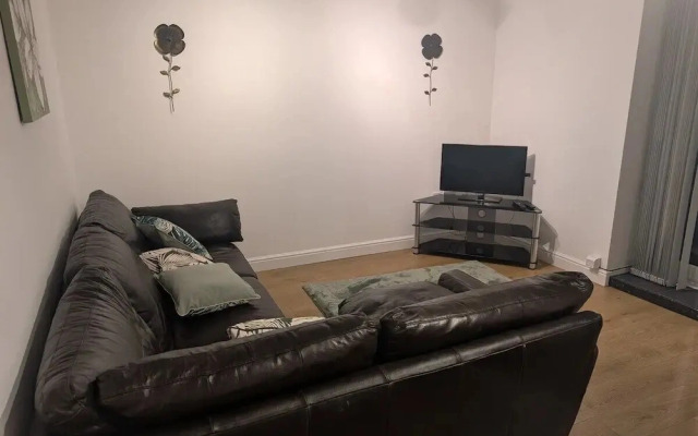 Bayview 1-bed Swansea Retreat