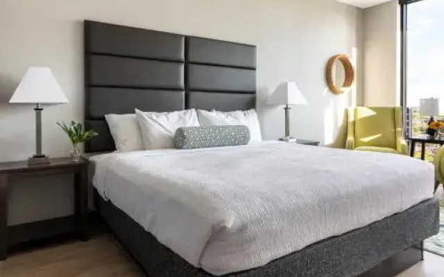 Frontdesk 80 On The Commons Downtown Columbus Apts