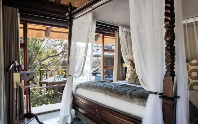 Ndlovu Safari Lodge