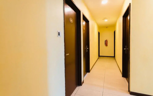 OYO 90206 Parkland Residence Condominium
