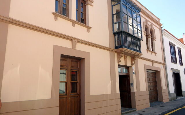 Отель La Casa de Nena вид на фасад