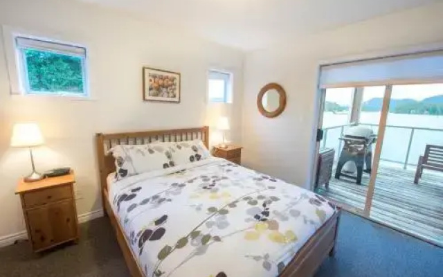 Luxury 2BR Oceanfront Condo by OnlyBC 201