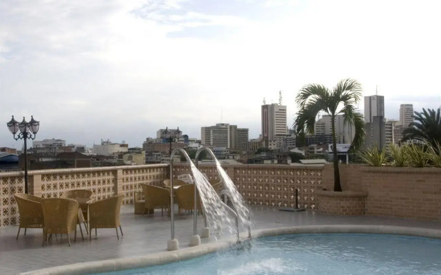 Hotel Calima Real