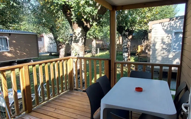 Mobile Home in Sarazena in Einem Ferienpark