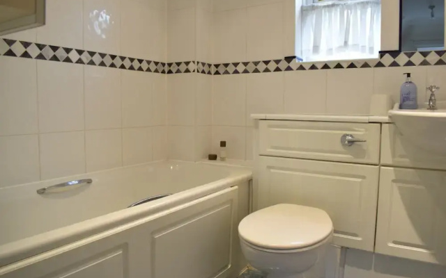 4 Bedroom Apartment With Garden