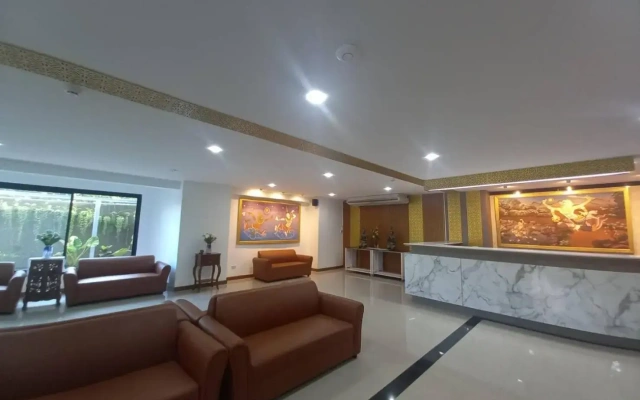 Buri Hotel and Hostel