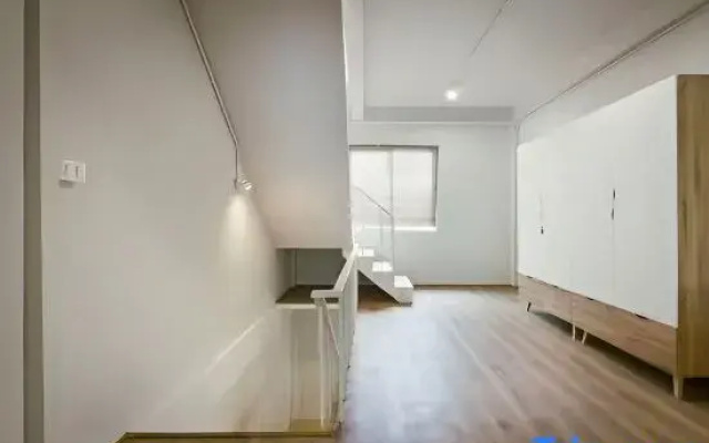 Industrial Loft Sukhumvit 3-Bedroom Designer House - 2 Min to BTS Bang Chak
