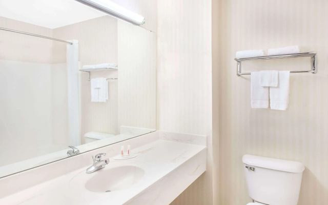 Super 8 by Wyndham Lowell/Bentonville/Rogers Area