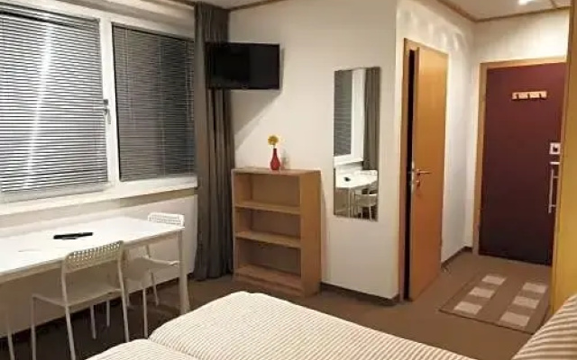 Come-In Motel