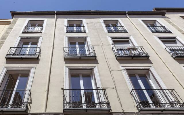 Отель Apartamentos Casa Malasaña Испания, Мадрид - отзывы, цены и фото номеров - забронировать отель Apartamentos Casa Malasaña онлайн вид на фасад