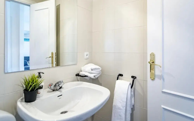 LL- 1 Bedroom apt Close to Laguna Village Estepona