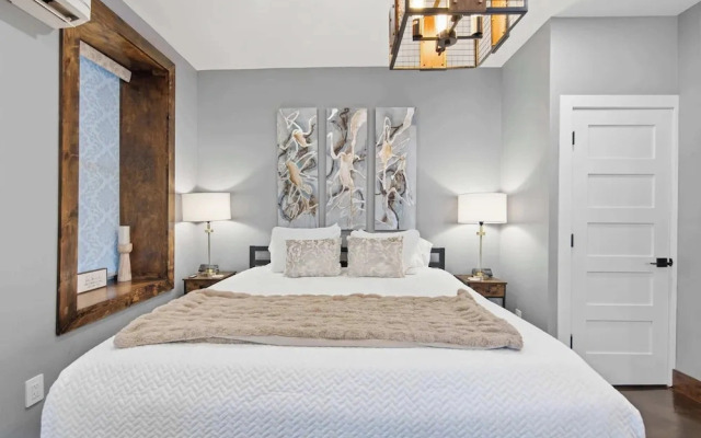 Luxury Mt. Adams Retreat Suites