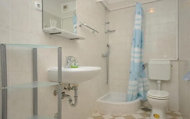 Amazing Apartment in Pucisca With 1 Bedrooms and Wifi