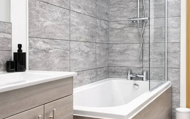 Work-friendly 1-bed Leicester