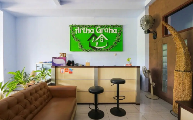 Artha Graha Vip by OYO Rooms