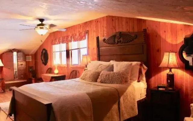 The Inn at White Oak