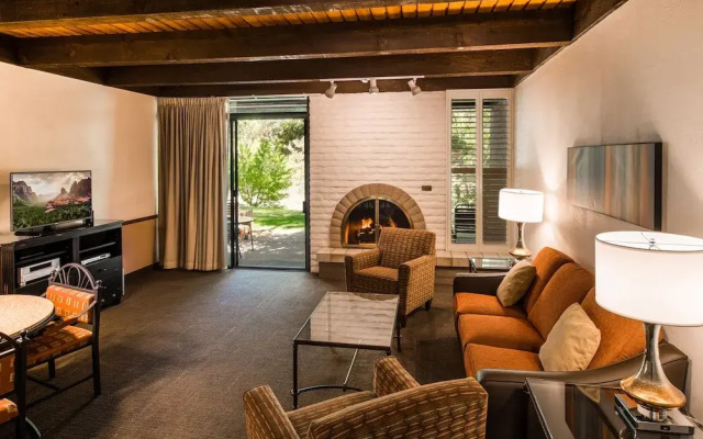 Arroyo Roble Resort at Oak Creek