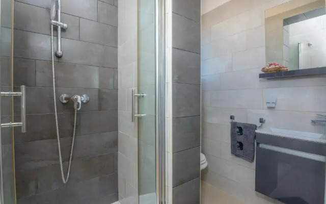 Apartment Radovic Nives