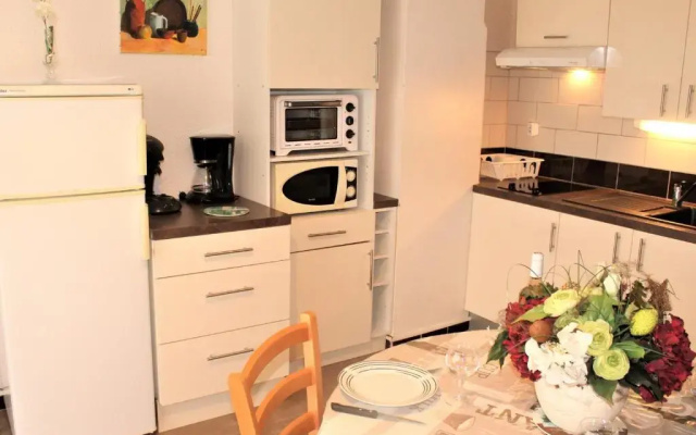 Appartement Balaruc-les-Bains, 1 pièce, 4 personnes - FR-1-503-51