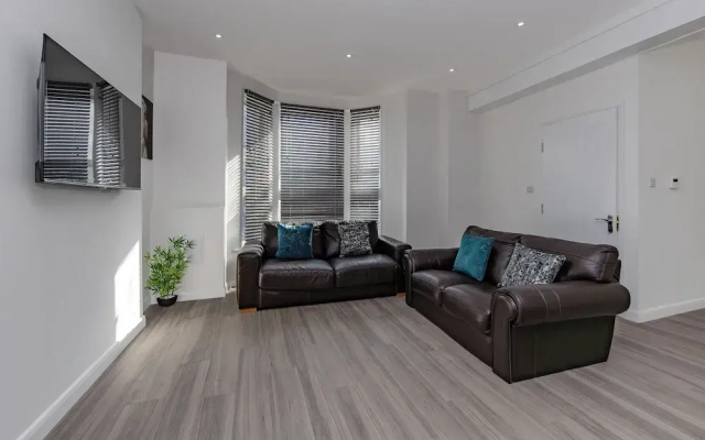Apartment - Sleeps 7 - Parking - Close to Pier