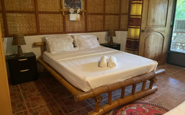 Chelle's Guesthouse and Backpackers