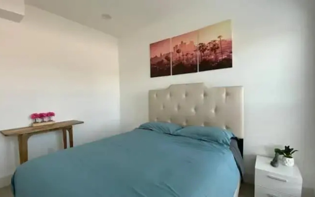 3 bd Townhome with Private Rooftop