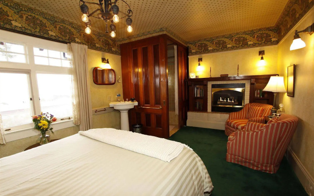 Jabberwock Inn