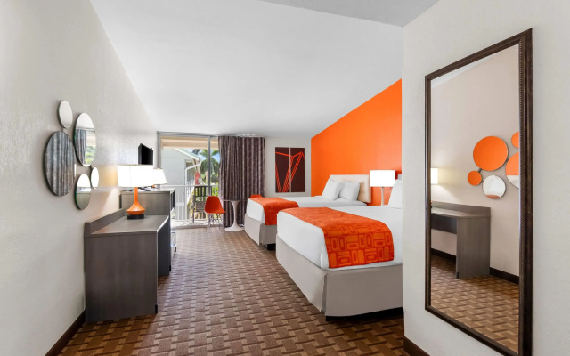 Howard Johnson by Wyndham Vero Beach / Downtown