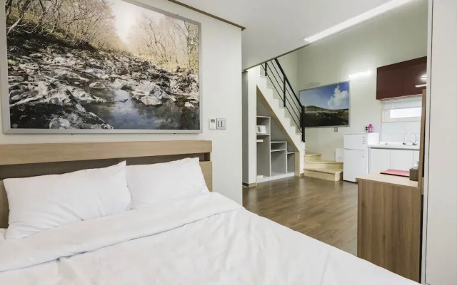 Jeju Batdol Guesthouse