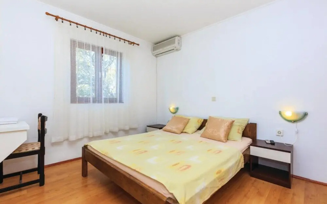 Awesome Home in Jablanac With Wifi and 6 Bedrooms