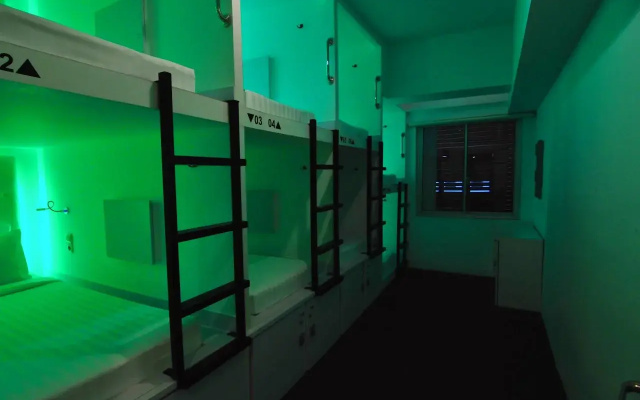 Capsule Hostel Old Batavia