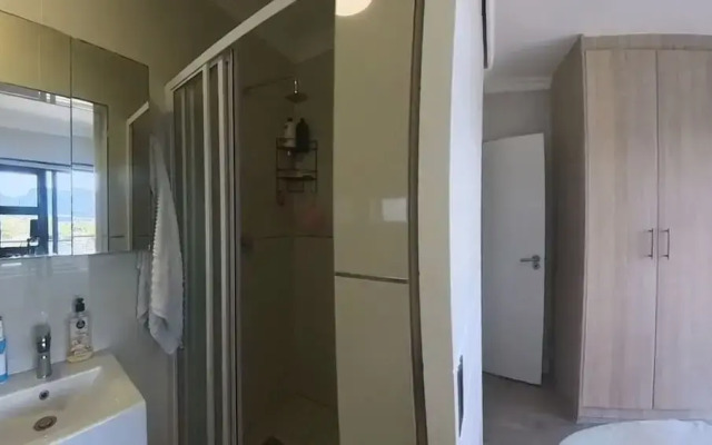 Immaculate 2-bed Apartment in Cape Town
